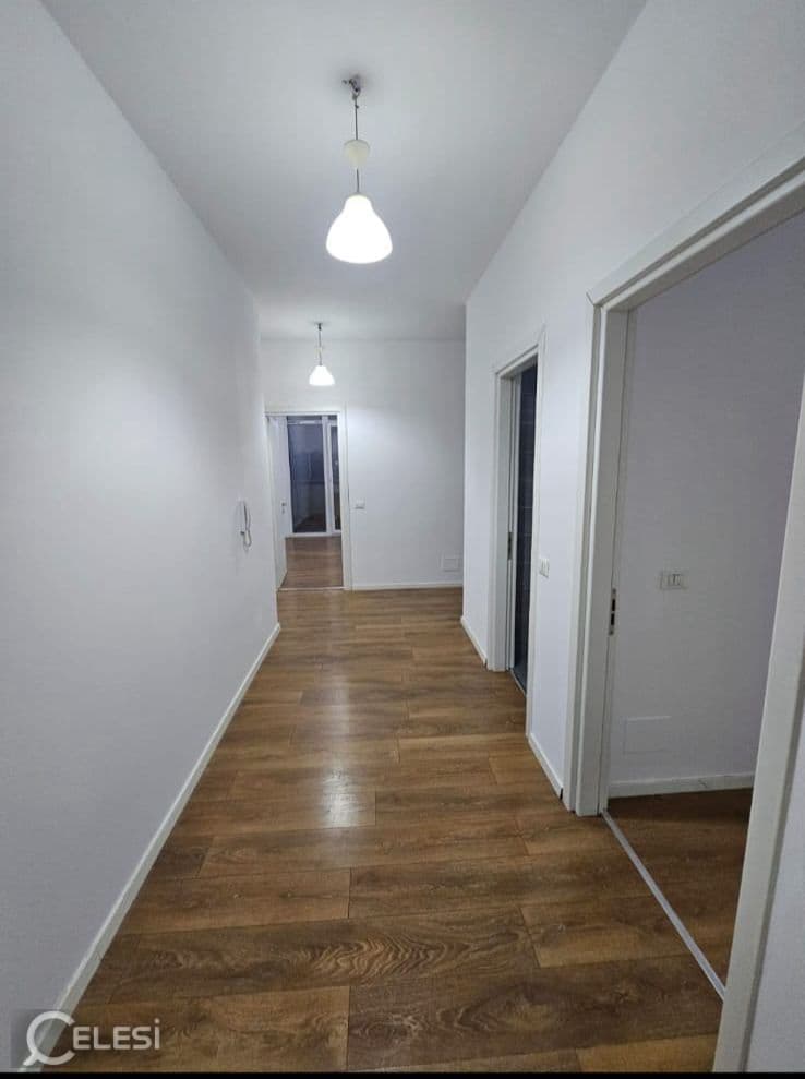Zyrë me qira, Kika 2 — foto 3