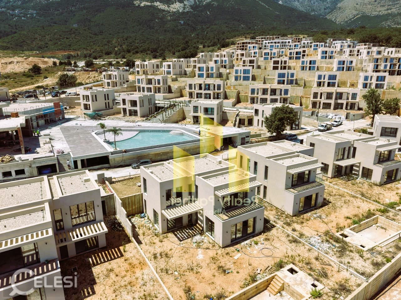 Vilë në shitje, Palase — foto 3
