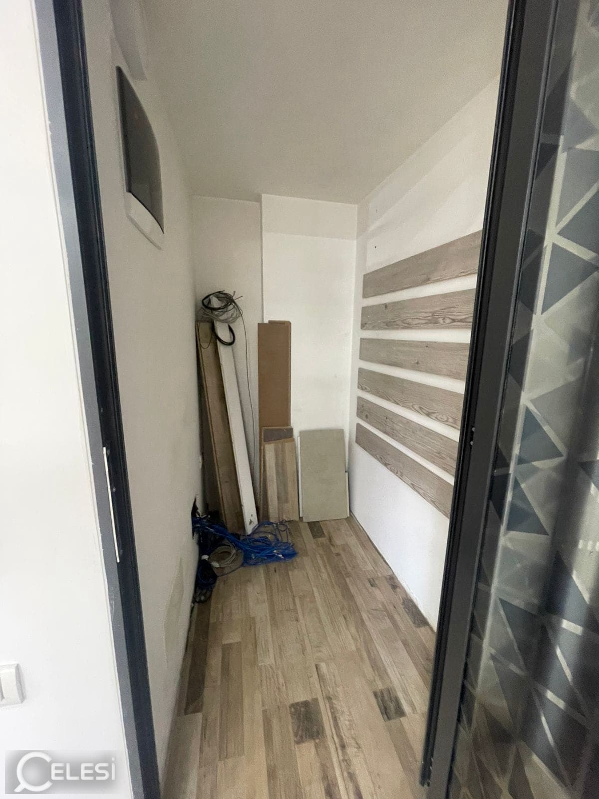 Zyrë me qira, Sheshi Willson — foto 4