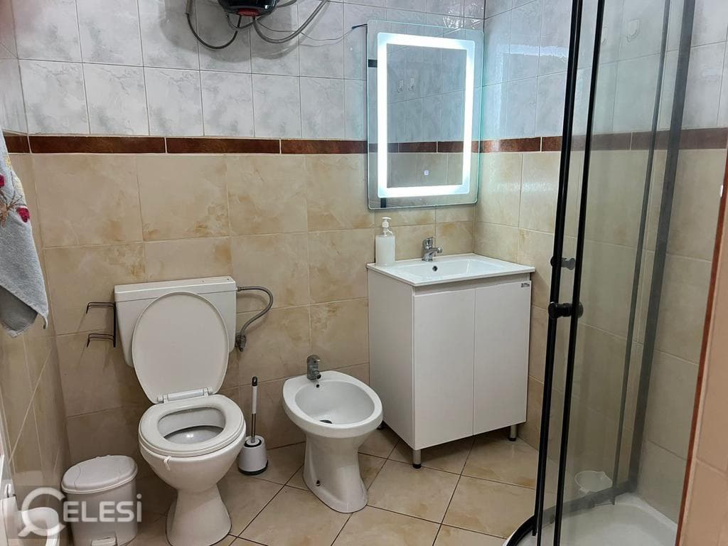 Vilë me qira, Stacioni Trenit — foto 2