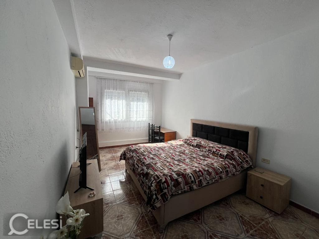 Vilë me qira, Stacioni Trenit — foto 4