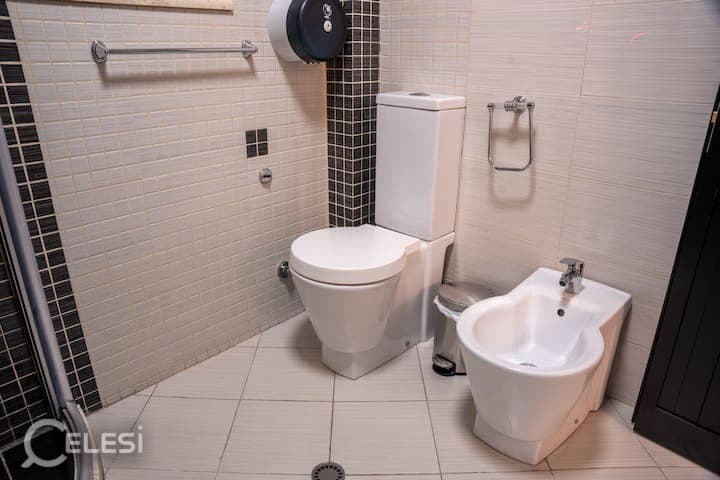 Vilë në shitje, ne zone te mire — foto 6