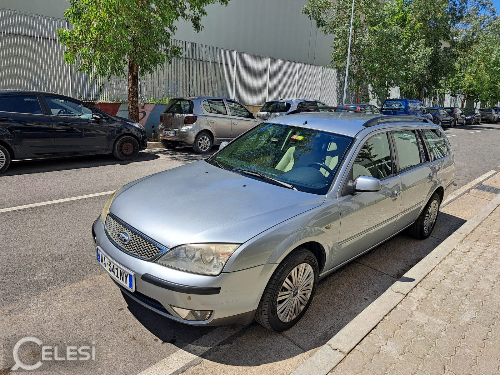 Shitet makinë e tipit Ford Mondeo Viti 2004 me Portobagazh. — foto 6