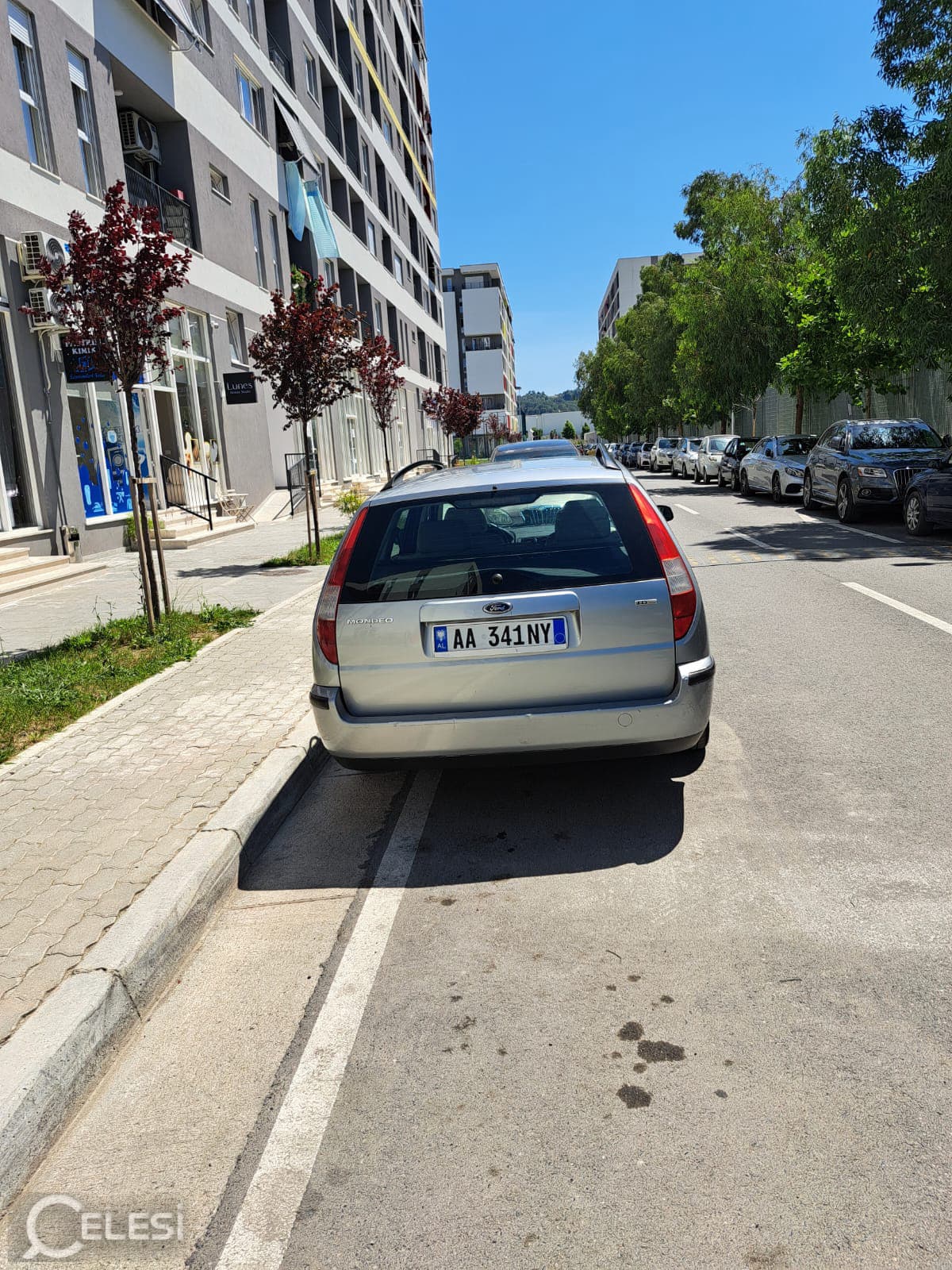 Shitet makinë e tipit Ford Mondeo Viti 2004 me Portobagazh. — foto 4