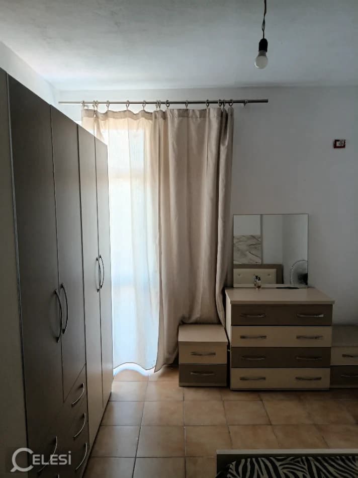 Vilë me qira, Pallati me Shigjeta — foto 3