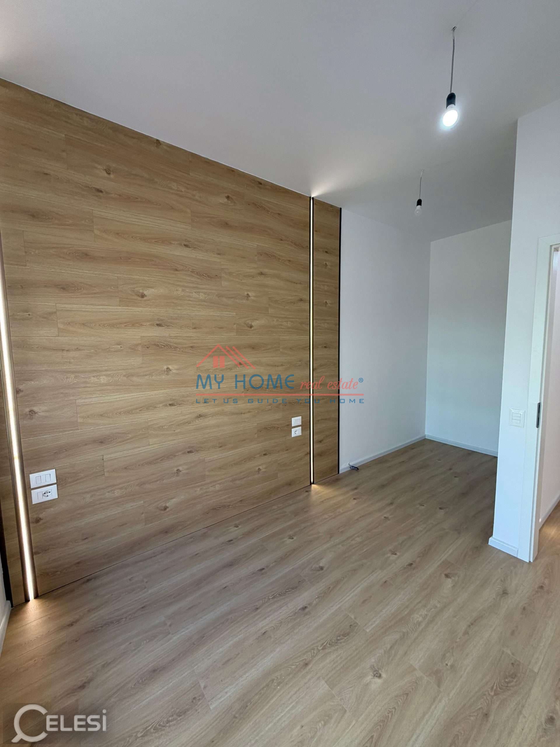 Zyrë me qira, Ali Demi — foto 5