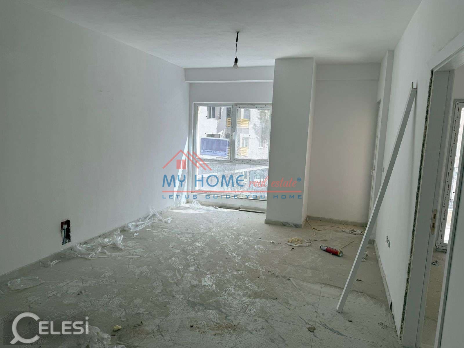 Zyrë me qira, Kompleksi Aura — foto 2