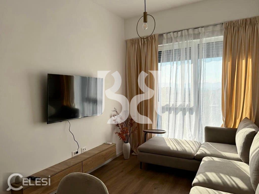 Apartament me qira, Fresk — foto 3