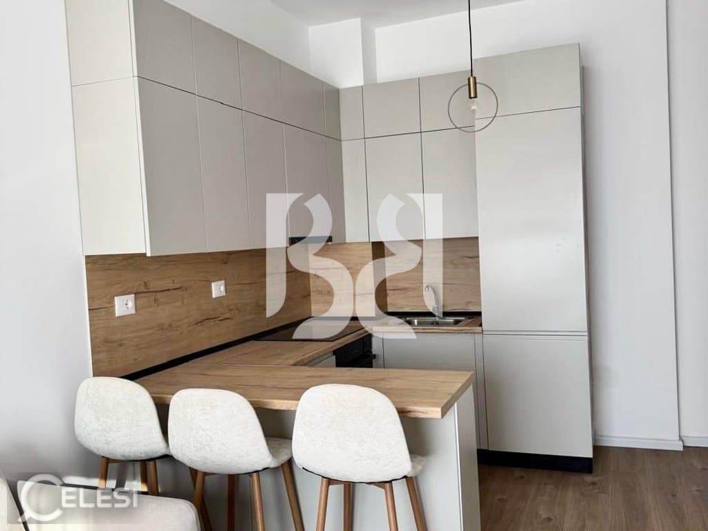 Apartament me qira, Fresk — foto 4